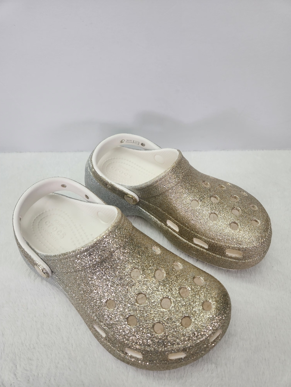 CROCS Classic Glitter Platform Clogs in Gold and Silver Size W 7 - Picture 3 of 10